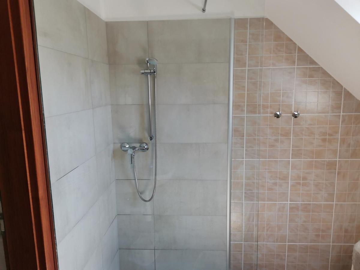 דברצן Poroszlay Apartman מראה חיצוני תמונה