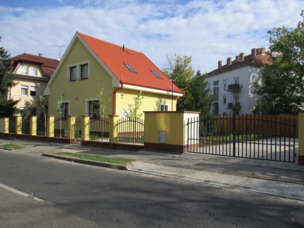 דברצן Poroszlay Apartman מראה חיצוני תמונה