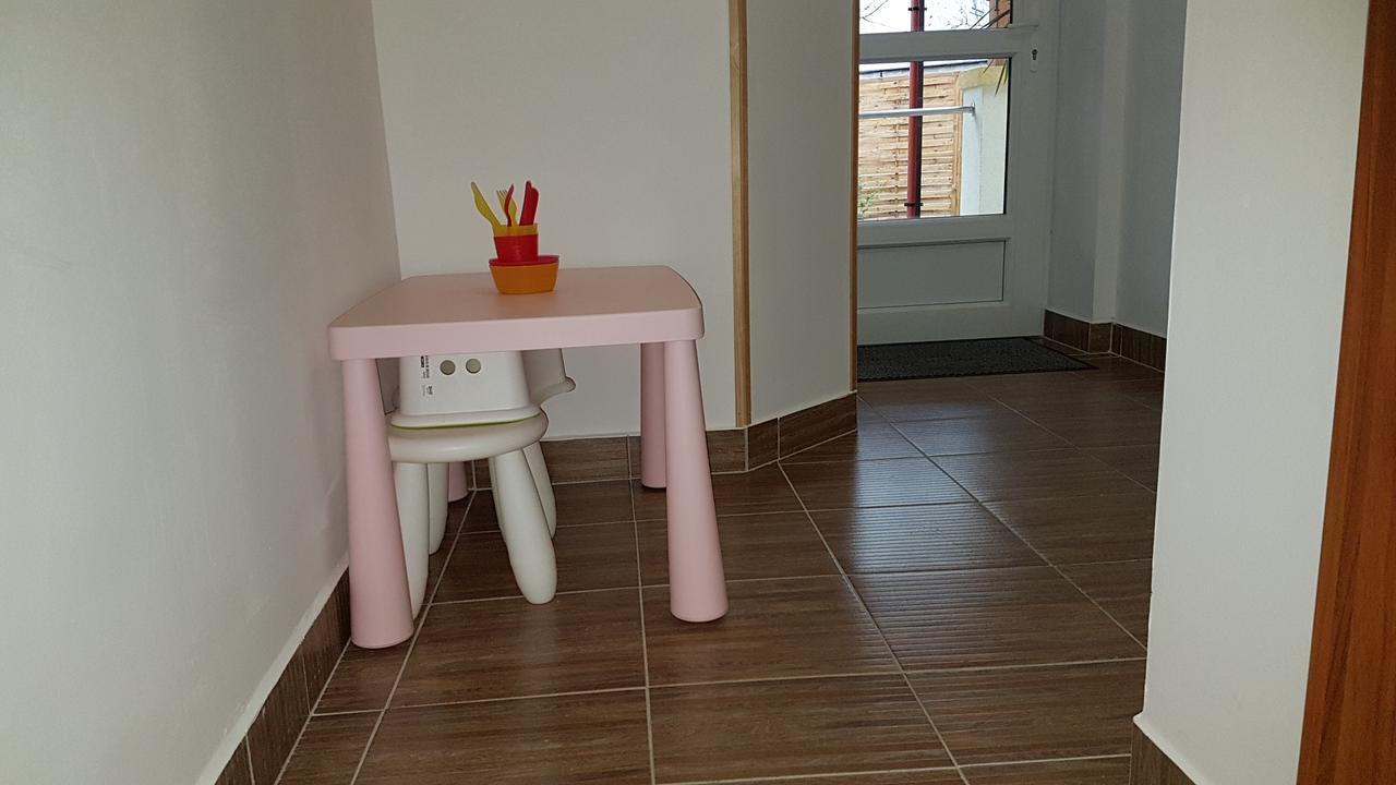 דברצן Poroszlay Apartman מראה חיצוני תמונה