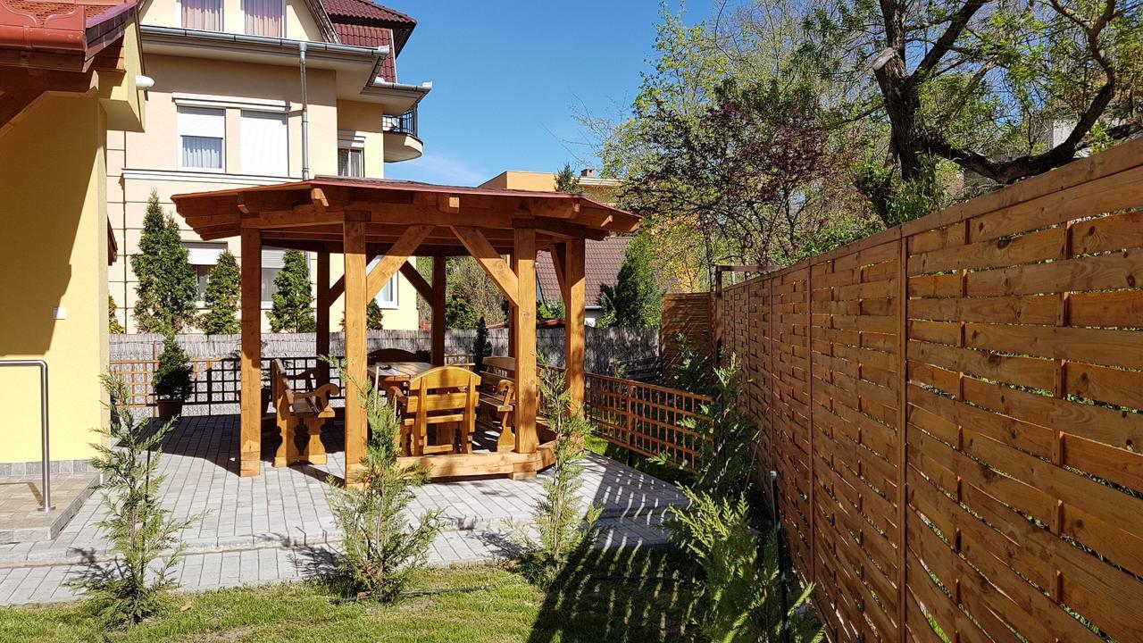 דברצן Poroszlay Apartman מראה חיצוני תמונה