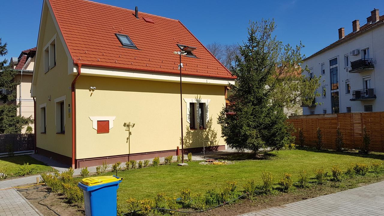 דברצן Poroszlay Apartman מראה חיצוני תמונה