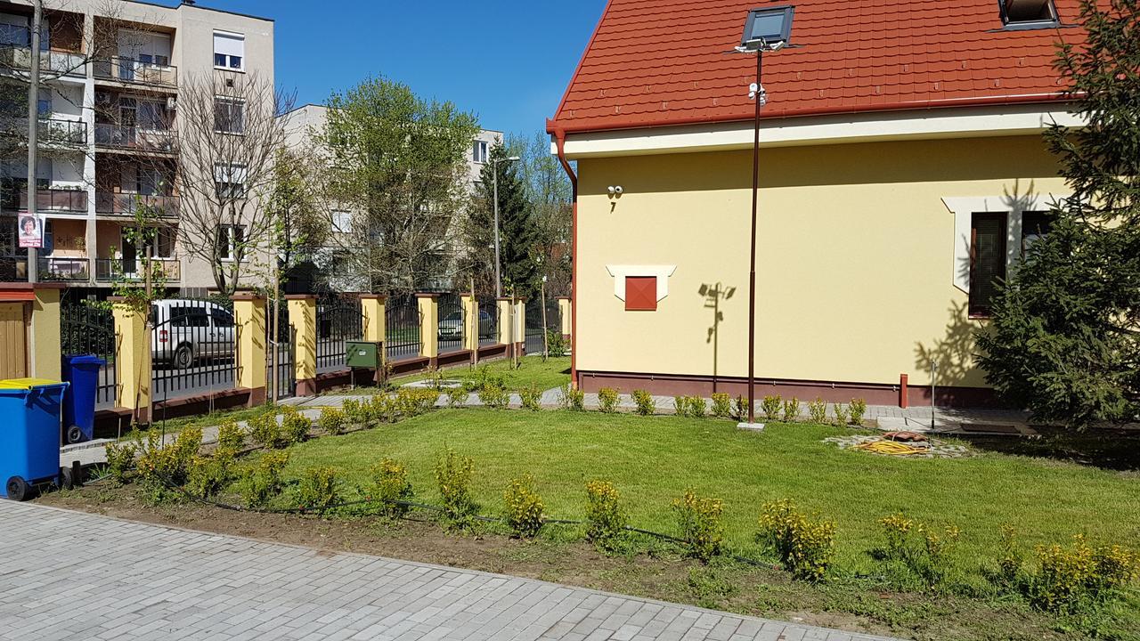 דברצן Poroszlay Apartman מראה חיצוני תמונה